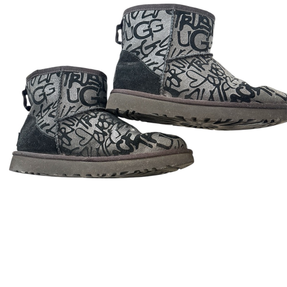 Classic Mini Sparkle Graffiti Boots - Picture 4 of 7